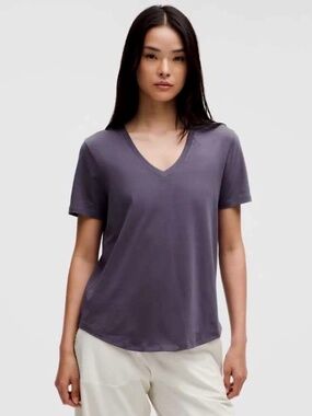 Lululemon | 4 | Love V-Neck T-Shirt | Stone
